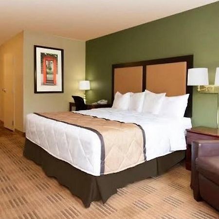 Mainstay Suites Chicago Hillside Buitenkant foto