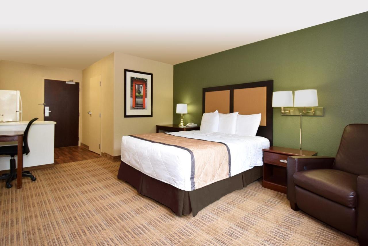 Mainstay Suites Chicago Hillside Buitenkant foto