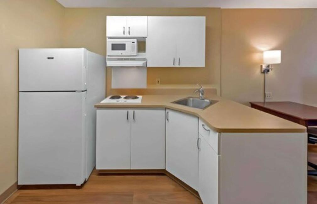 Mainstay Suites Chicago Hillside Buitenkant foto