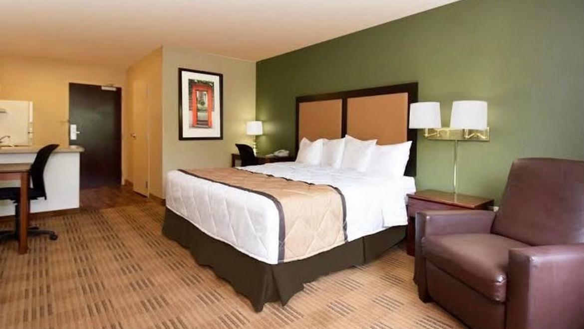 Mainstay Suites Chicago Hillside Buitenkant foto
