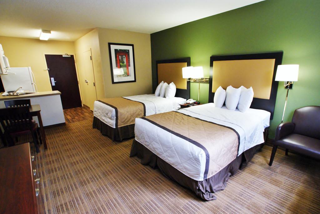 Mainstay Suites Chicago Hillside Buitenkant foto