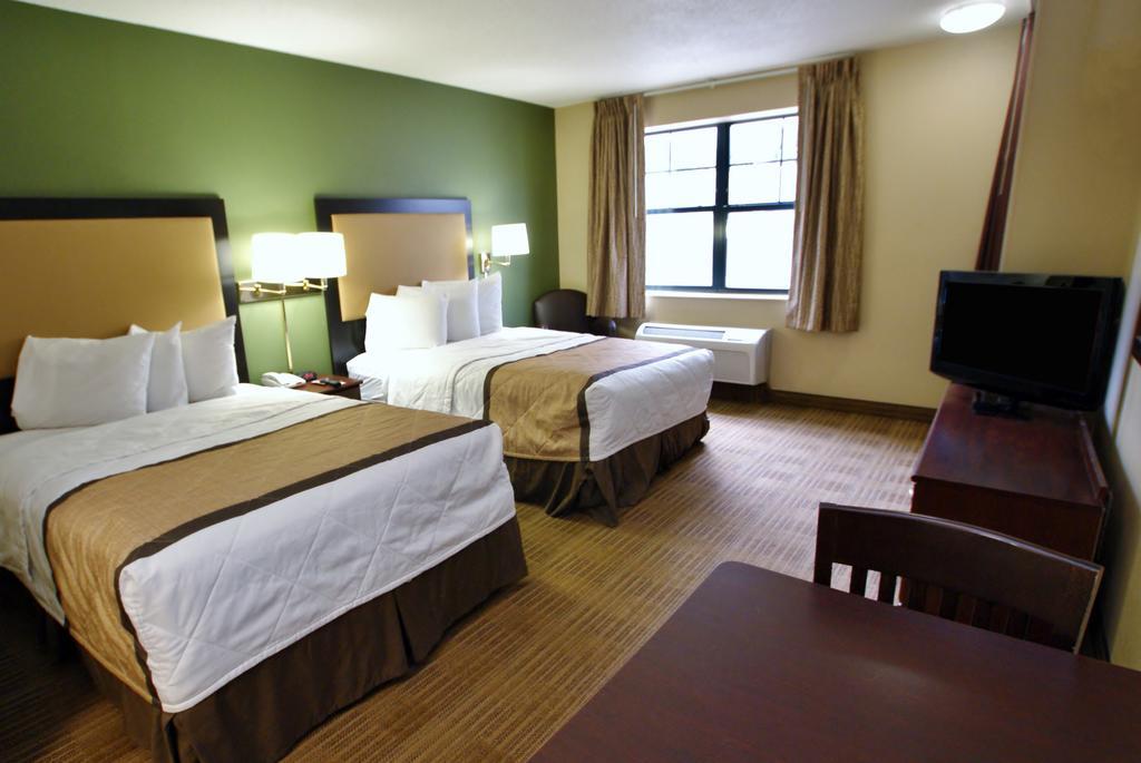 Mainstay Suites Chicago Hillside Buitenkant foto