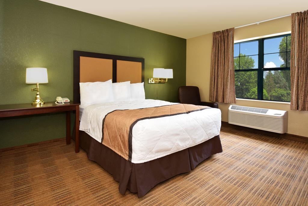 Mainstay Suites Chicago Hillside Buitenkant foto