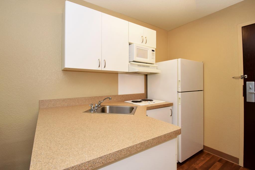 Mainstay Suites Chicago Hillside Buitenkant foto