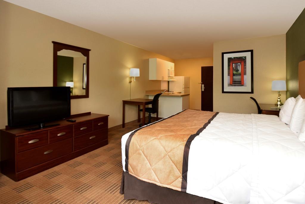 Mainstay Suites Chicago Hillside Buitenkant foto