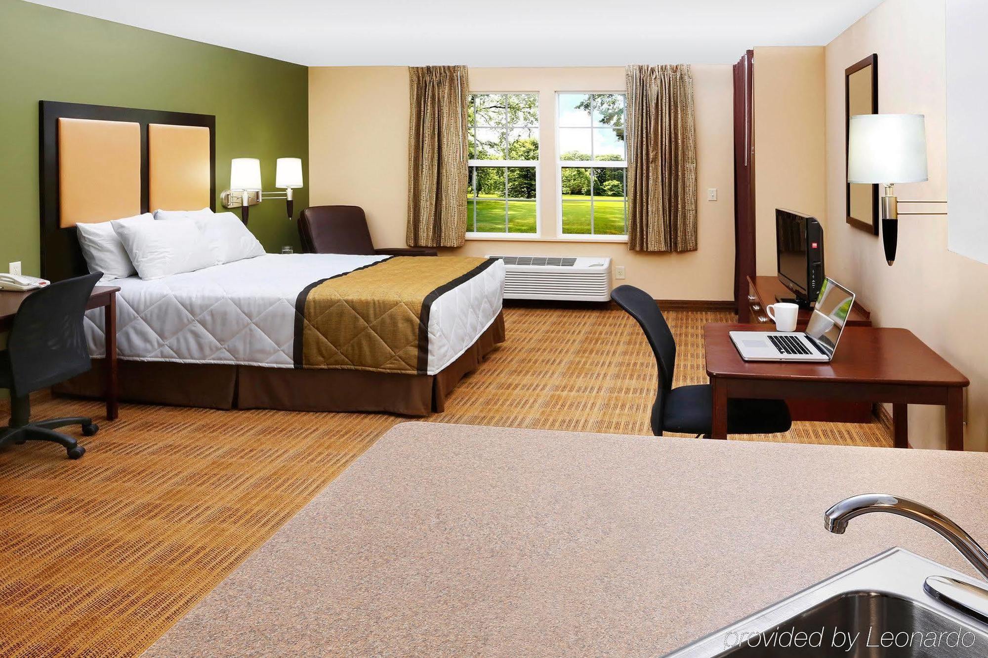 Mainstay Suites Chicago Hillside Buitenkant foto